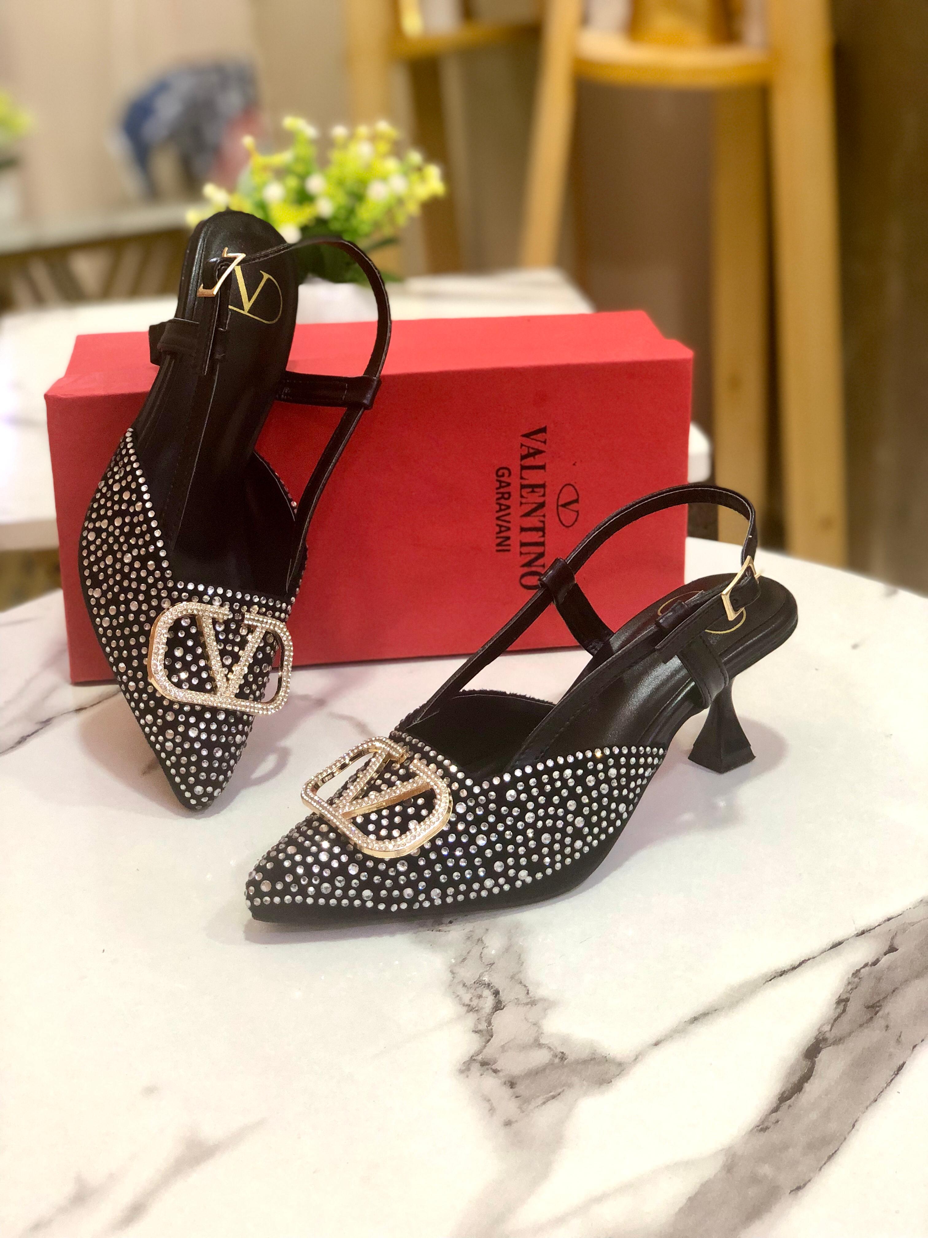Valentino Heel