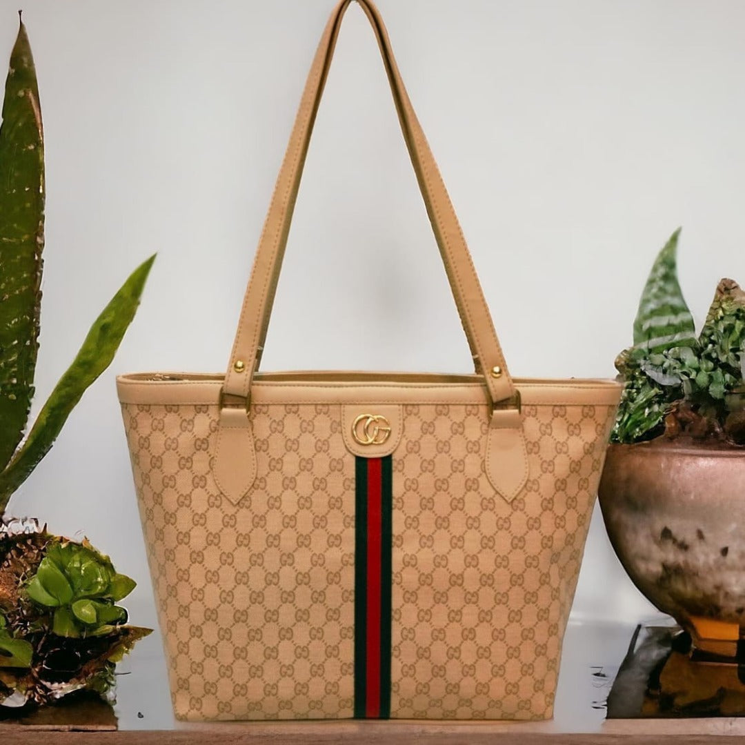 Gucci Signature tote bag